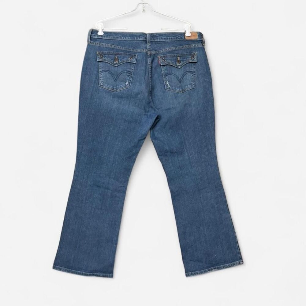 Y2K Levi’s 515 boot cut jeans flap pocket rivet detailing loose wide leg baggy